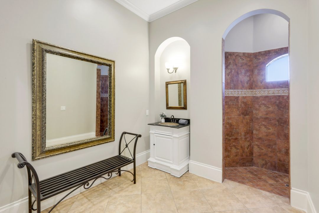 541 Taylor Ct, Marco Island, FL 34145