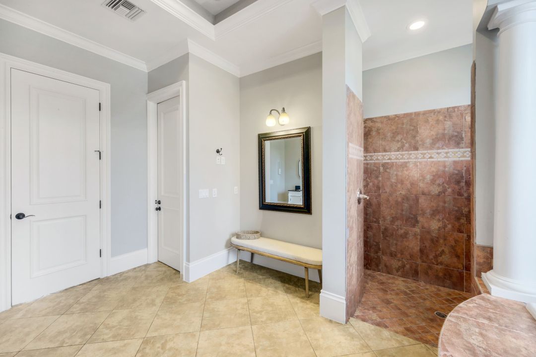 541 Taylor Ct, Marco Island, FL 34145