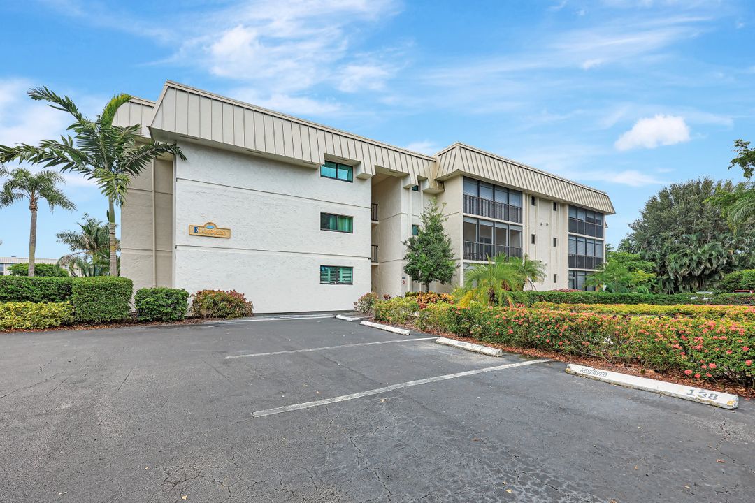 788 Park Shore Dr #E39, Naples, FL 34103