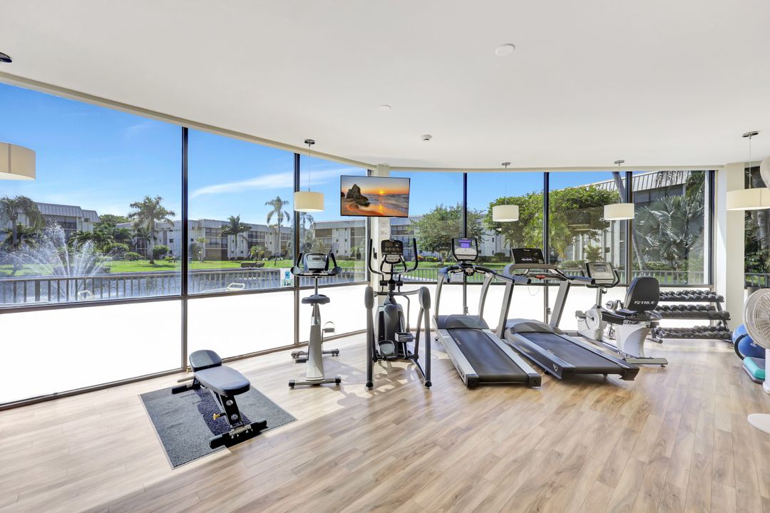 788 Park Shore Dr #E39, Naples, FL 34103