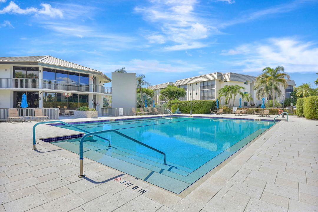 788 Park Shore Dr #E39, Naples, FL 34103