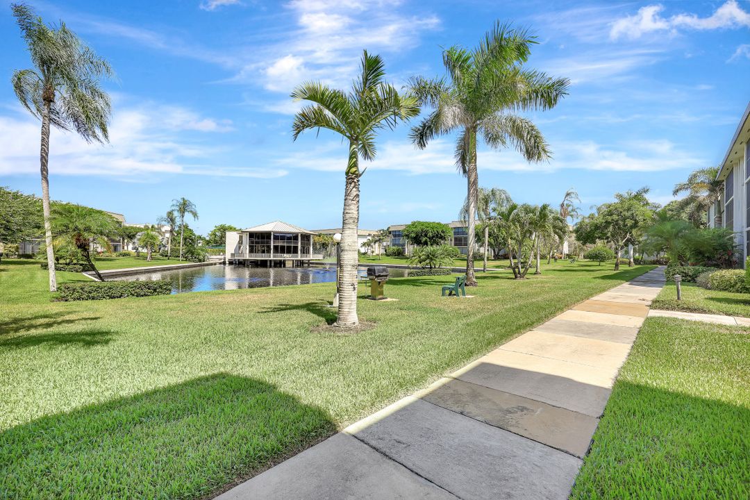 788 Park Shore Dr #E39, Naples, FL 34103