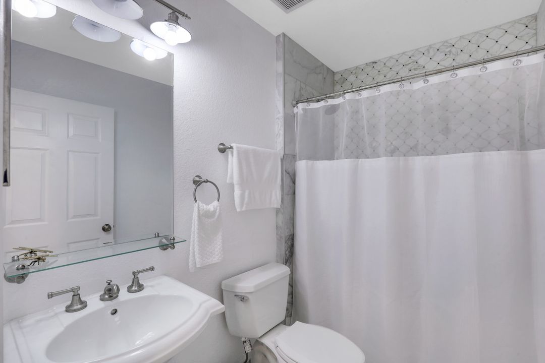 480 15th St NW, Naples, FL 34120