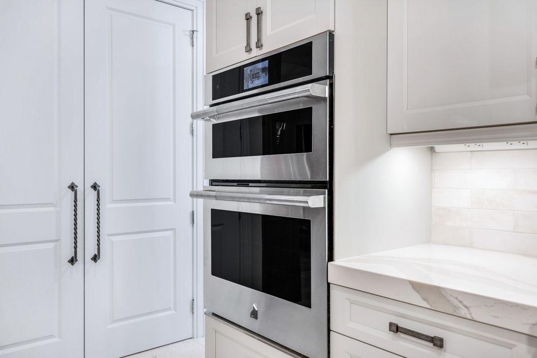 16808 Lady Diana Ct, Cape Coral, FL 33991