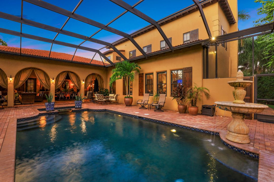 353 Chancery Cir, Naples, FL 34110