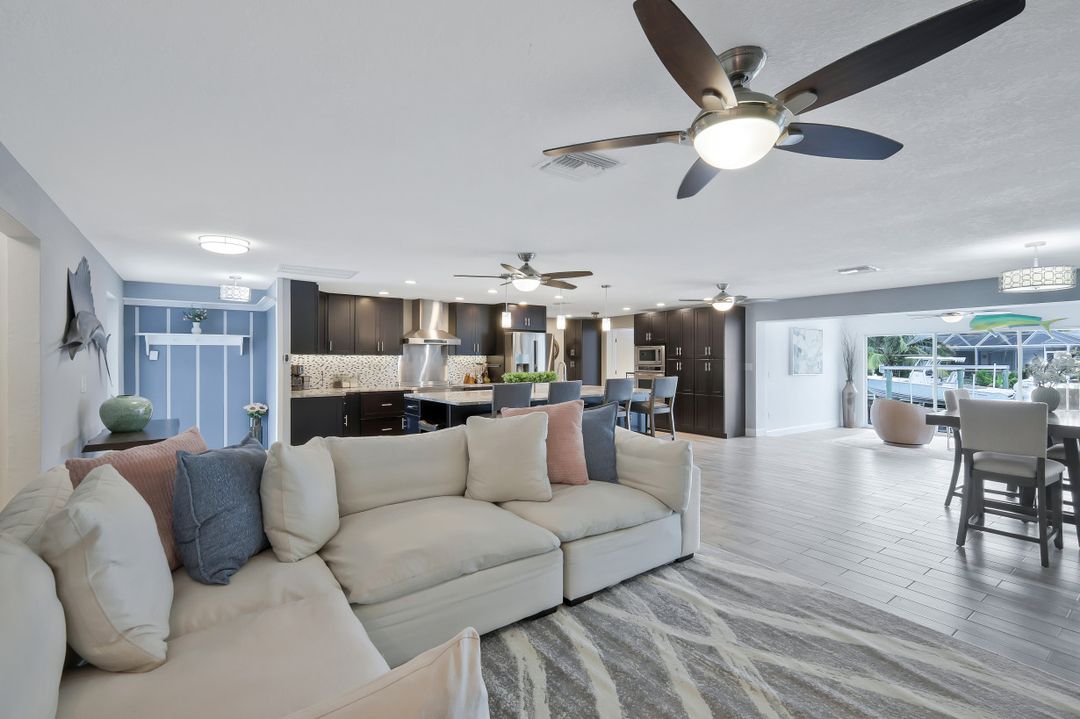 5943 Baker Ct, Fort Myers, FL 33919