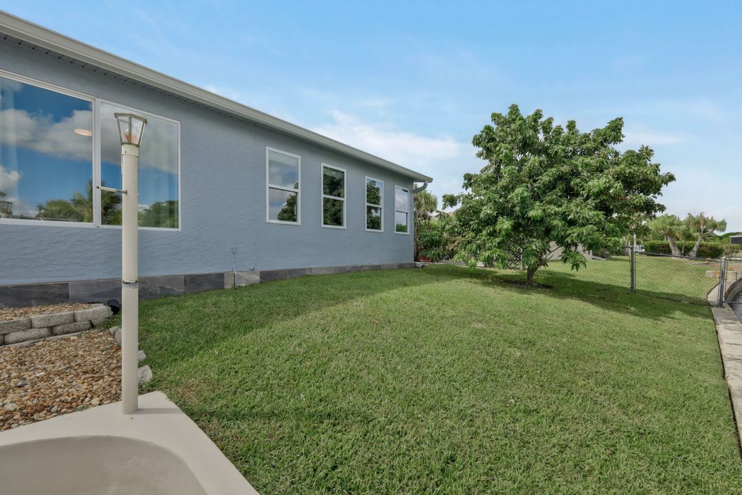 5943 Baker Ct, Fort Myers, FL 33919