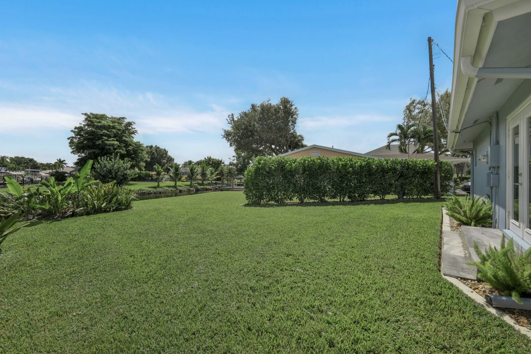 5943 Baker Ct, Fort Myers, FL 33919