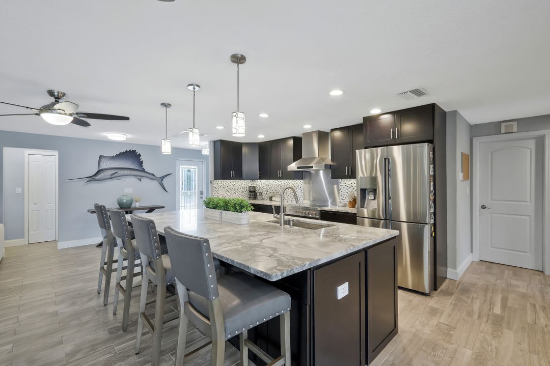5943 Baker Ct, Fort Myers, FL 33919