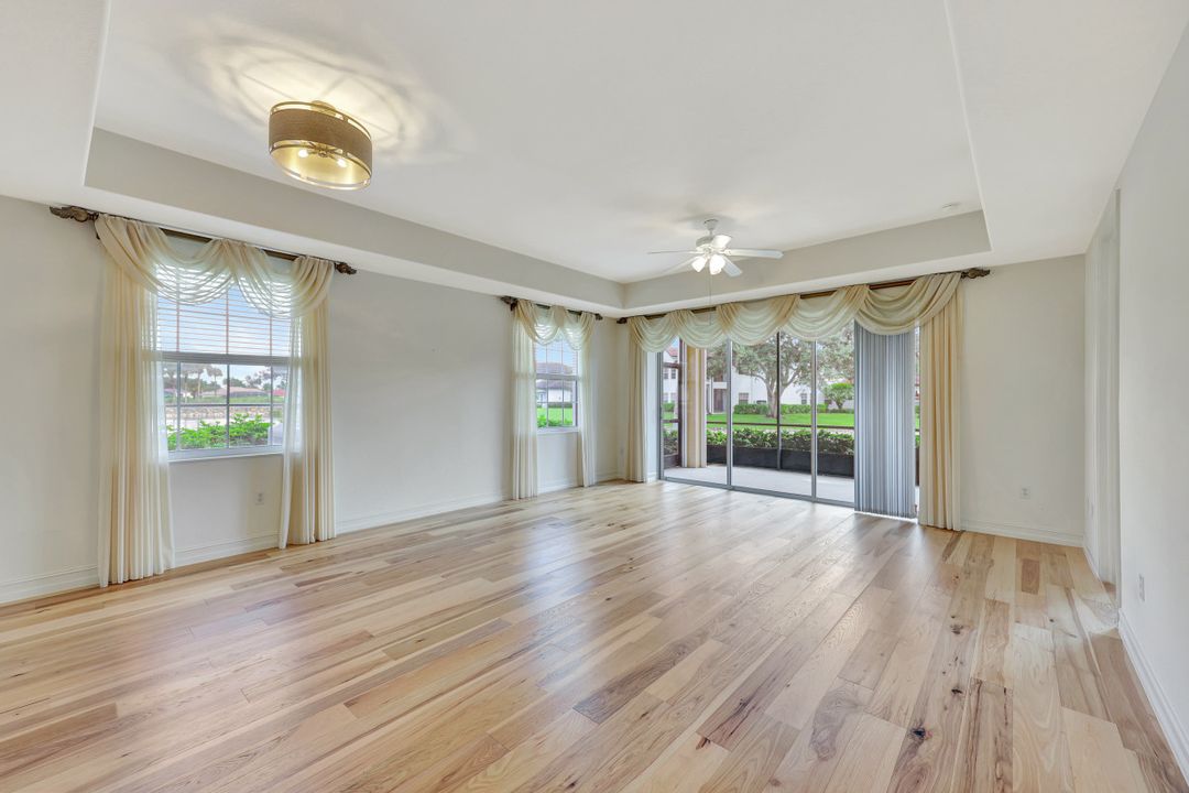 4728 Stratford Ct #1801, Naples, FL 34105