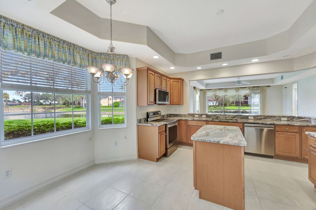 4728 Stratford Ct #1801, Naples, FL 34105