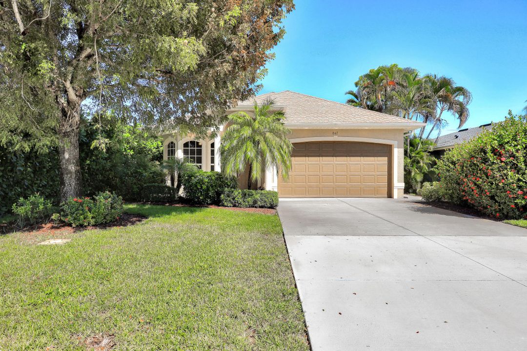 847 98th Ave N, Naples, FL 34108