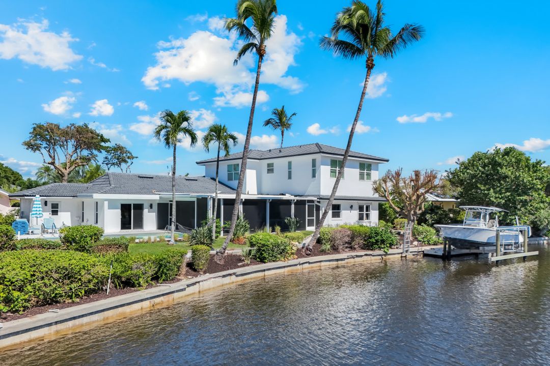 915 Pecten Ct, Sanibel, FL 33957