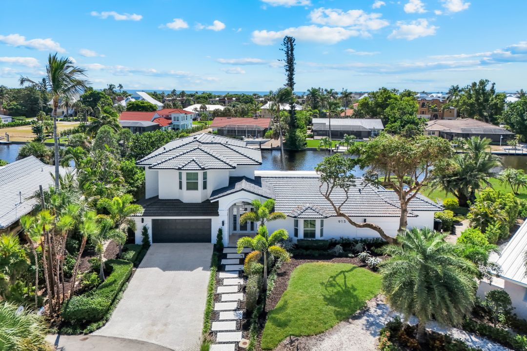 915 Pecten Ct, Sanibel, FL 33957