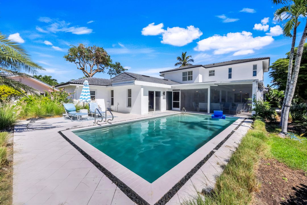 915 Pecten Ct, Sanibel, FL 33957