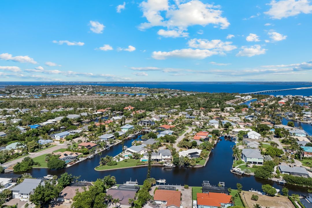 915 Pecten Ct, Sanibel, FL 33957