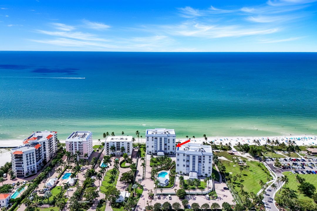 1285 Gulf Shore Blvd N #3B, Naples, FL 34102