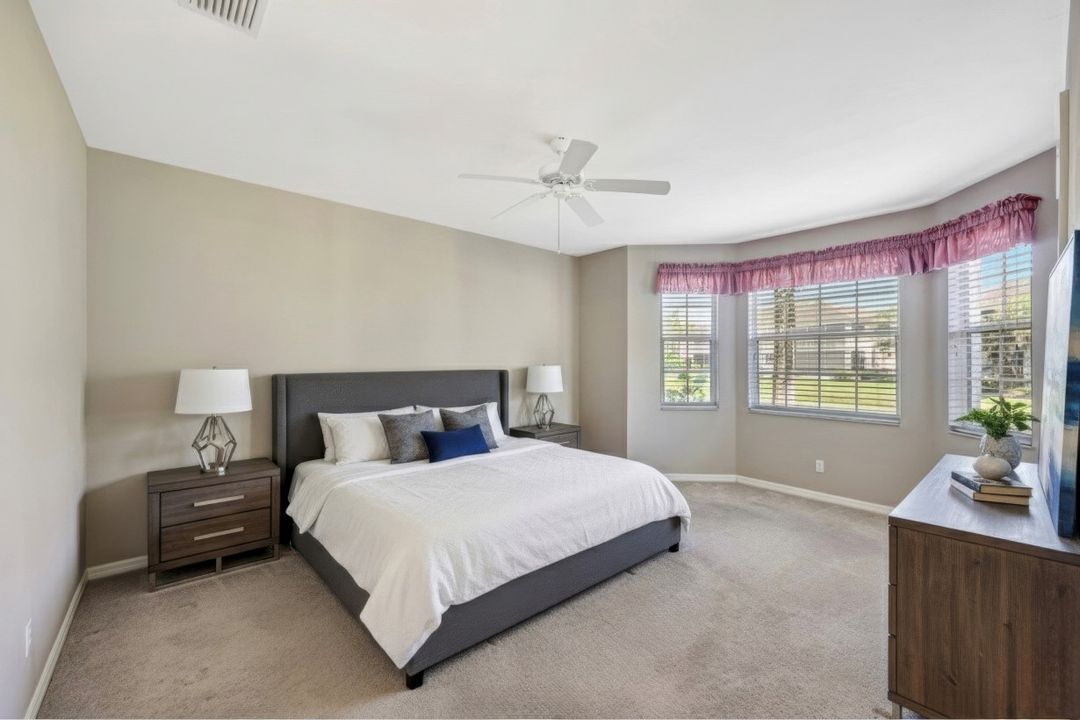 5080 Yacht Harbor Cir #103, Naples, FL 34112