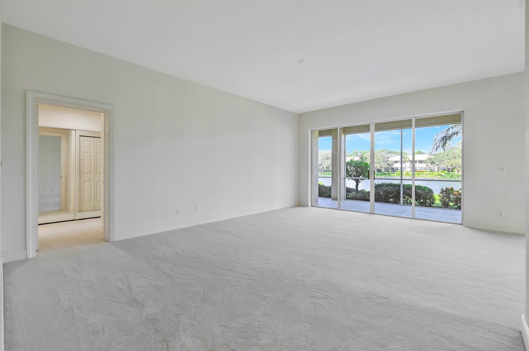 558 Vintage Reserve Ln #19B, Naples, FL 34119