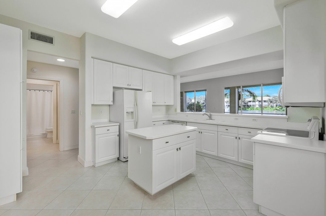 558 Vintage Reserve Ln #19B, Naples, FL 34119