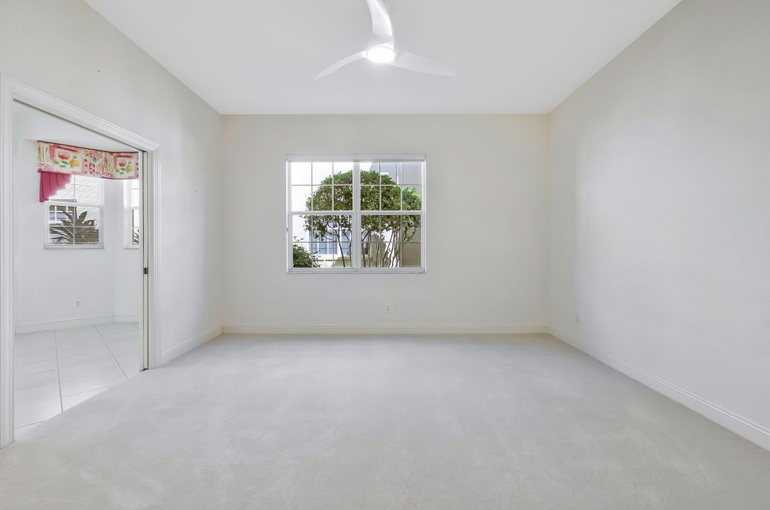 558 Vintage Reserve Ln #19B, Naples, FL 34119