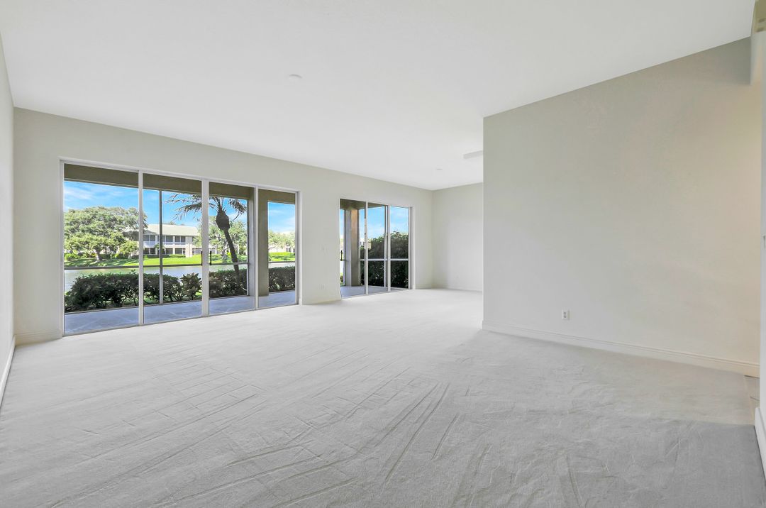 558 Vintage Reserve Ln #19B, Naples, FL 34119