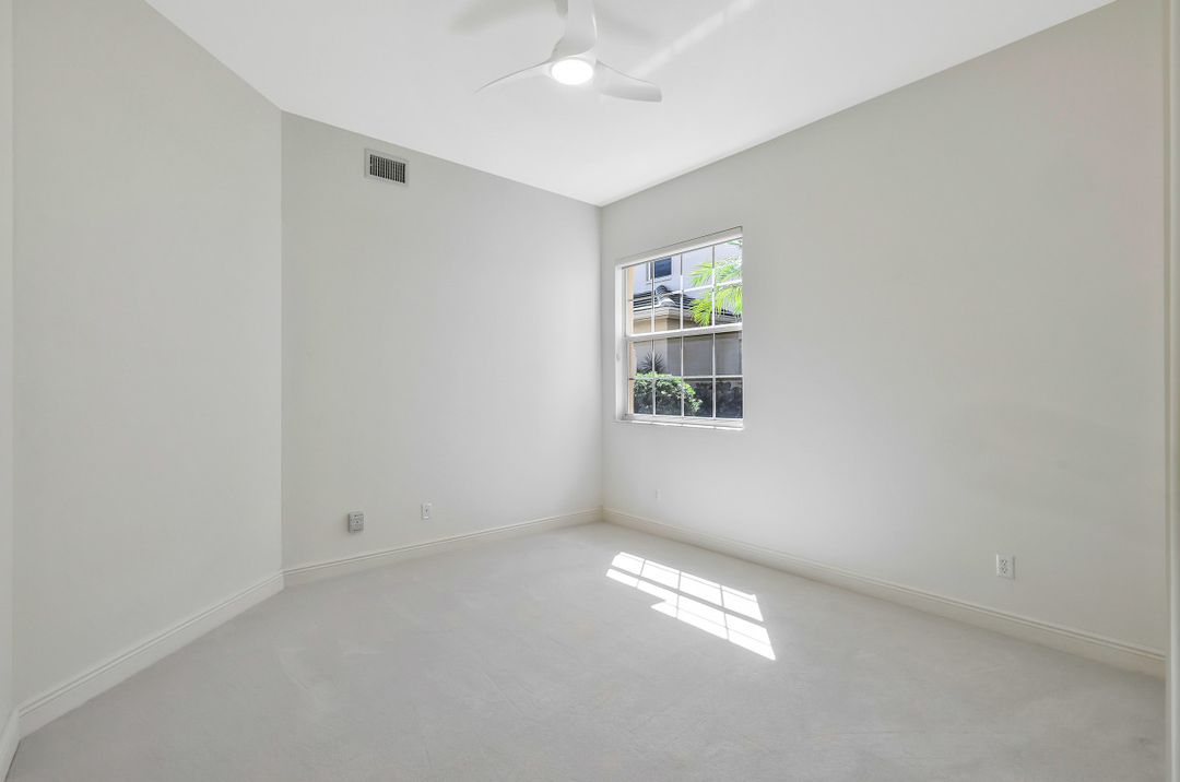 558 Vintage Reserve Ln #19B, Naples, FL 34119