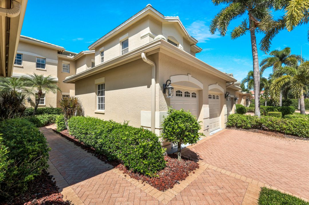 558 Vintage Reserve Ln #19B, Naples, FL 34119