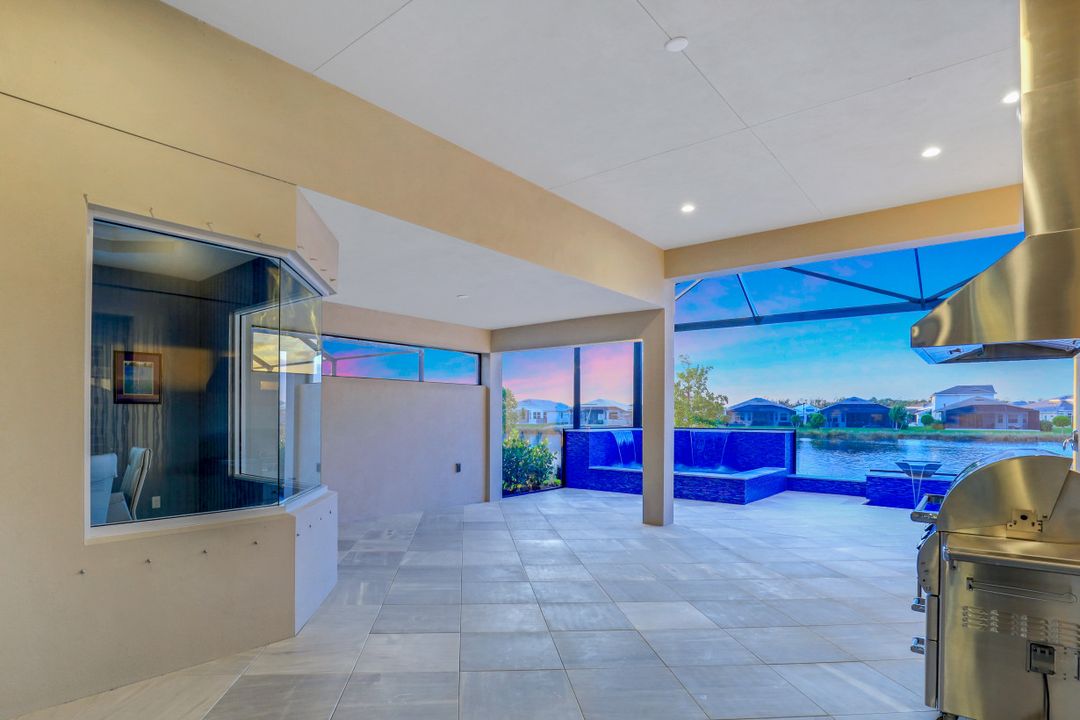 8961 Mustique Ln, Naples, FL 34114