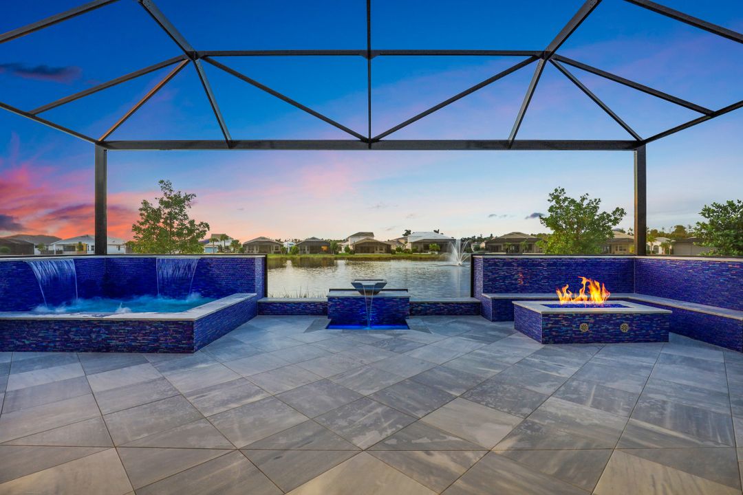 8961 Mustique Ln, Naples, FL 34114