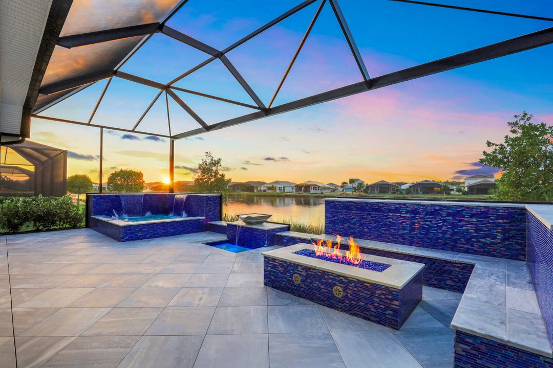 8961 Mustique Ln, Naples, FL 34114