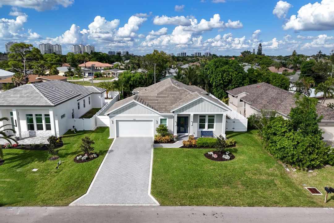 553 106th Ave N, Naples, FL 34108