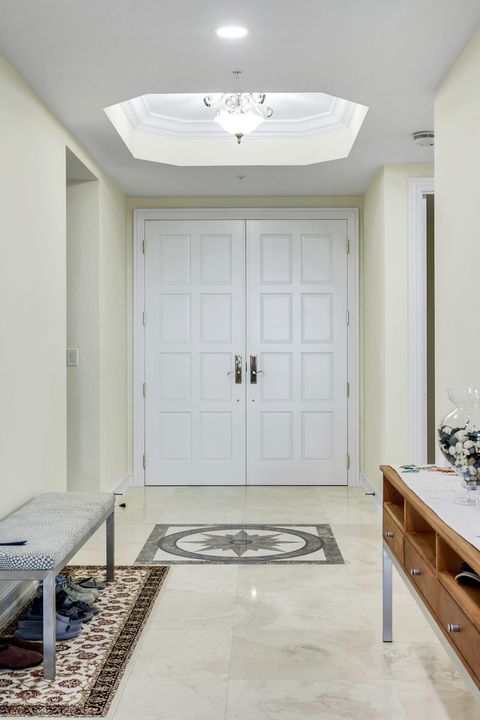 4151 Gulf Shore Blvd N #705, Naples, FL 34103