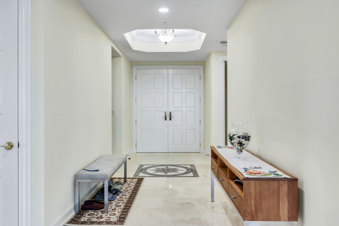 4151 Gulf Shore Blvd N #705, Naples, FL 34103