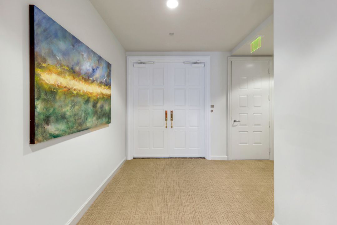 4151 Gulf Shore Blvd N #705, Naples, FL 34103