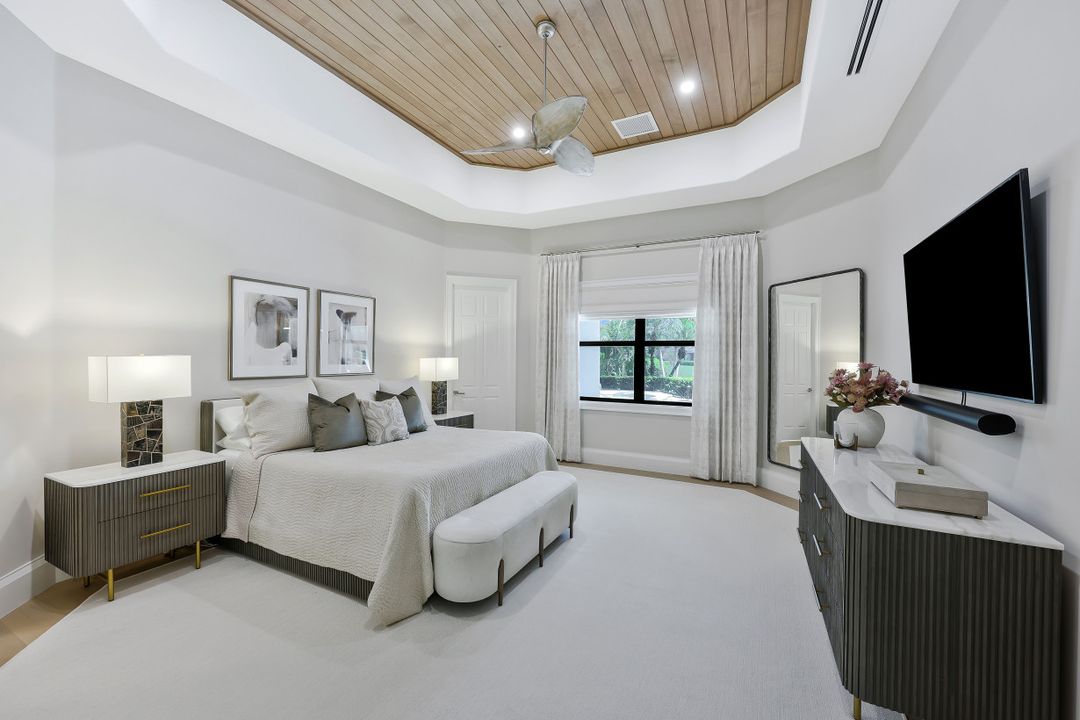 470 Terra Vista Ct, Naples, FL 34119