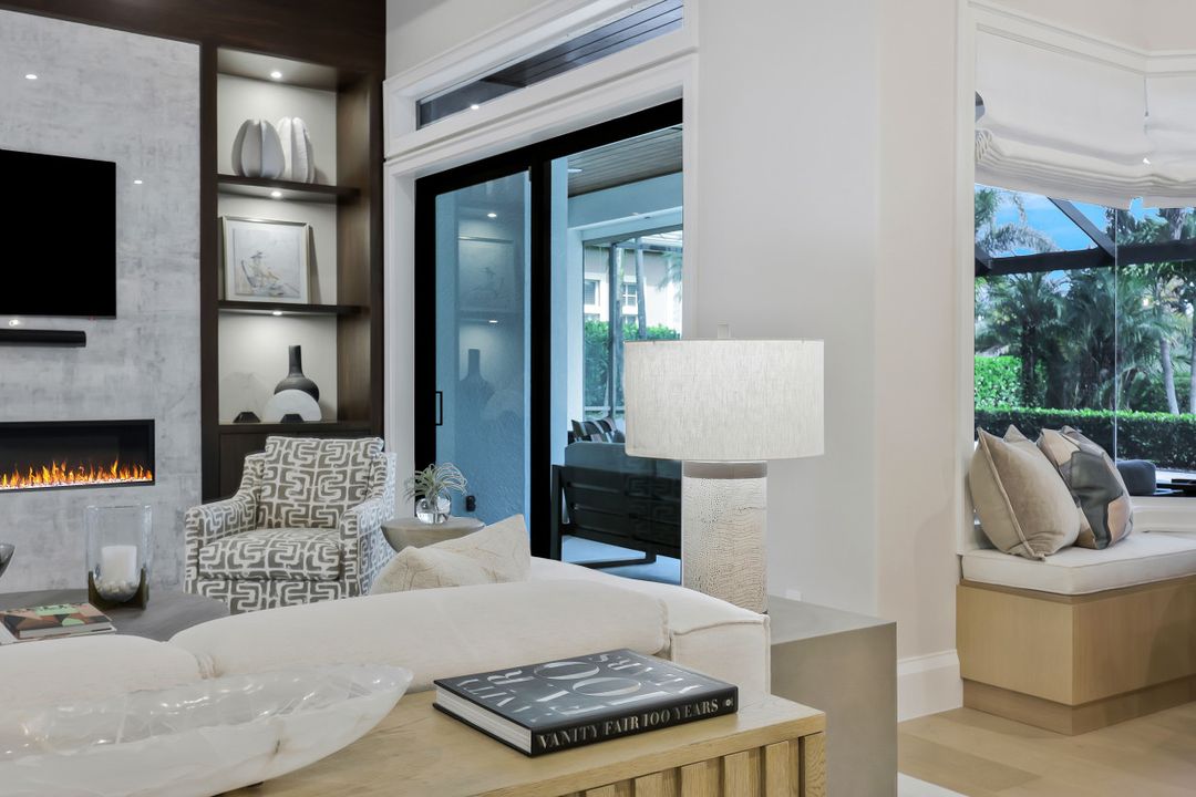 470 Terra Vista Ct, Naples, FL 34119