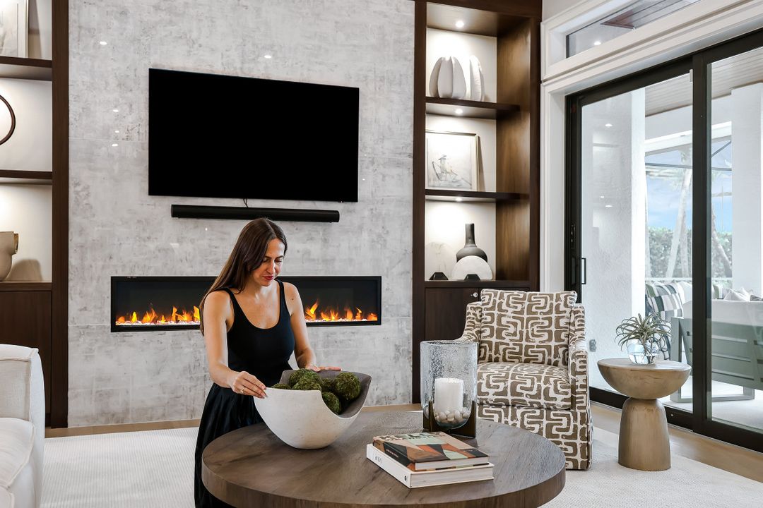 470 Terra Vista Ct, Naples, FL 34119