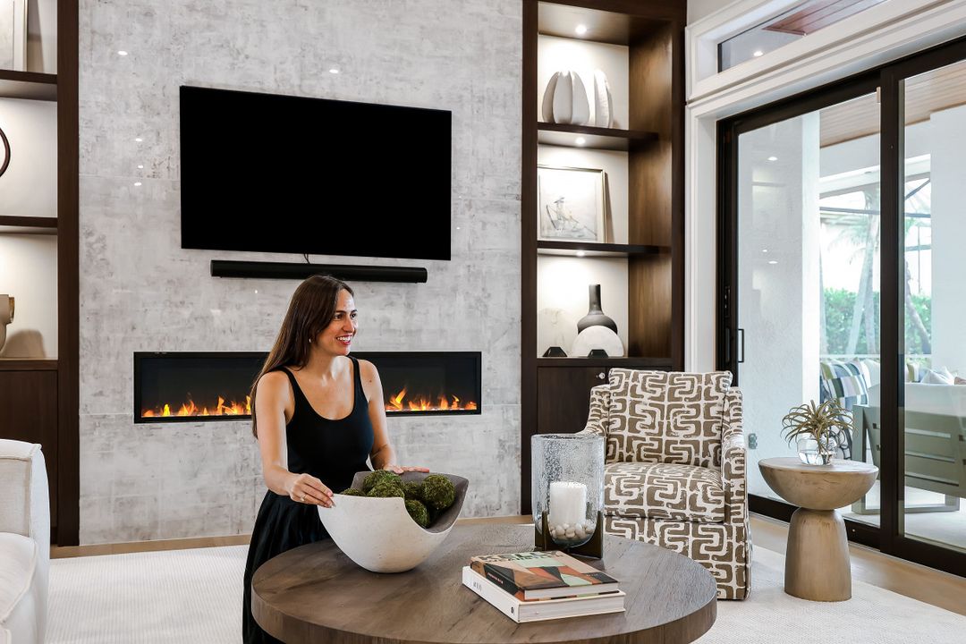 470 Terra Vista Ct, Naples, FL 34119