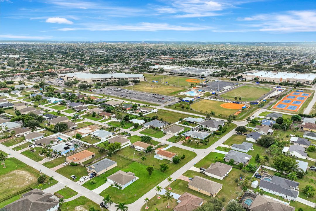 2134 SW 2nd Ct, Cape Coral, FL 33991