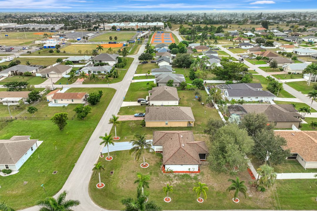 2134 SW 2nd Ct, Cape Coral, FL 33991