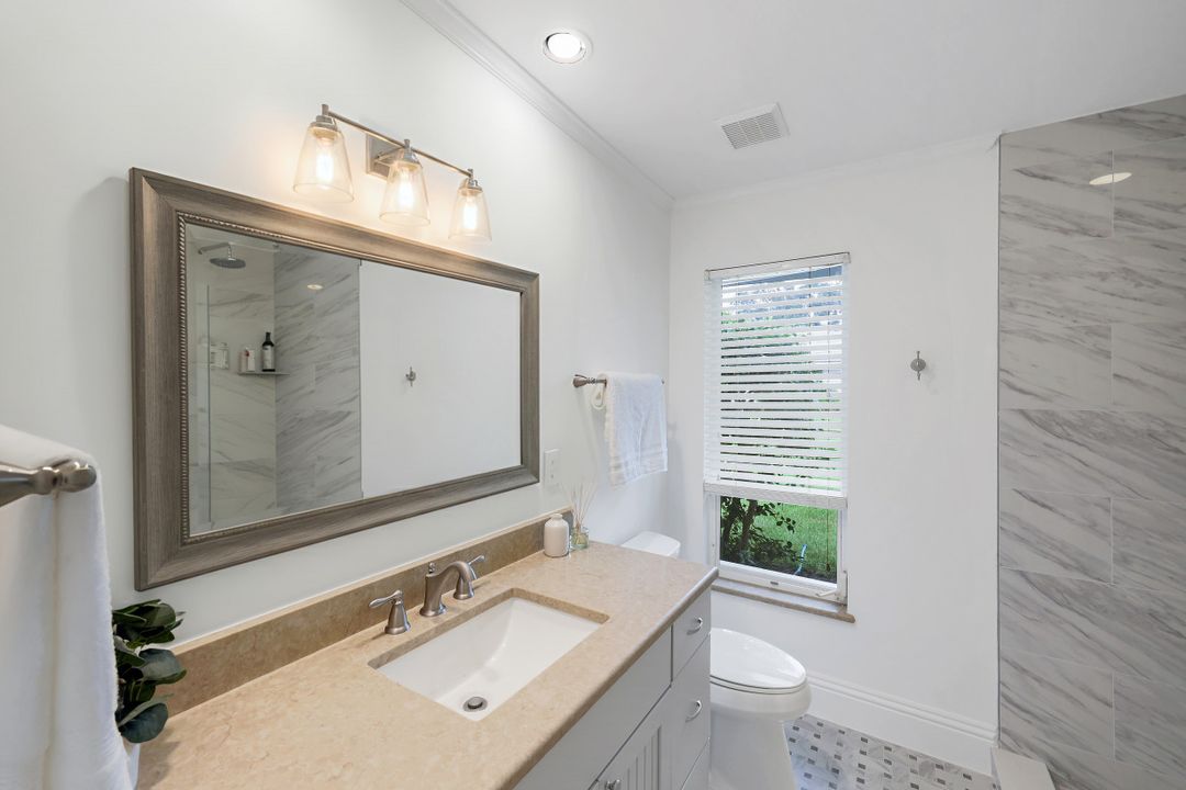 12888 Valewood Dr, Naples, FL 34119