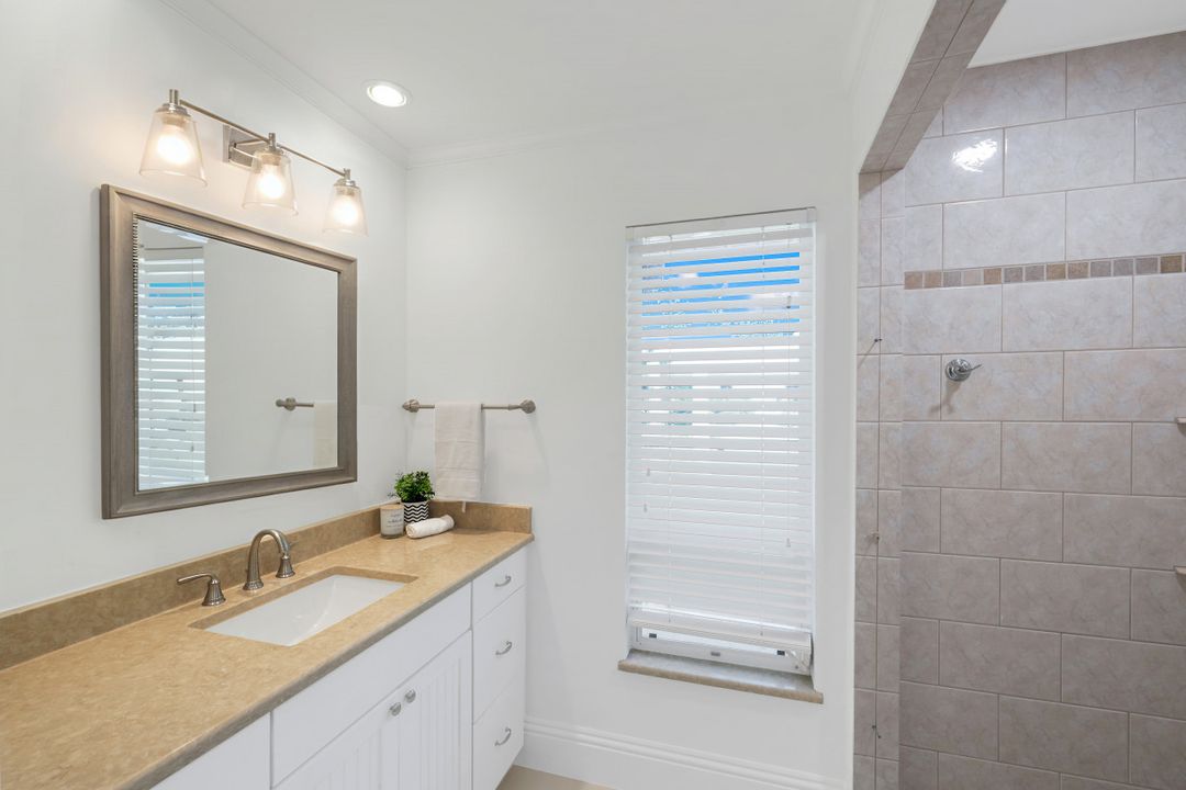 12888 Valewood Dr, Naples, FL 34119