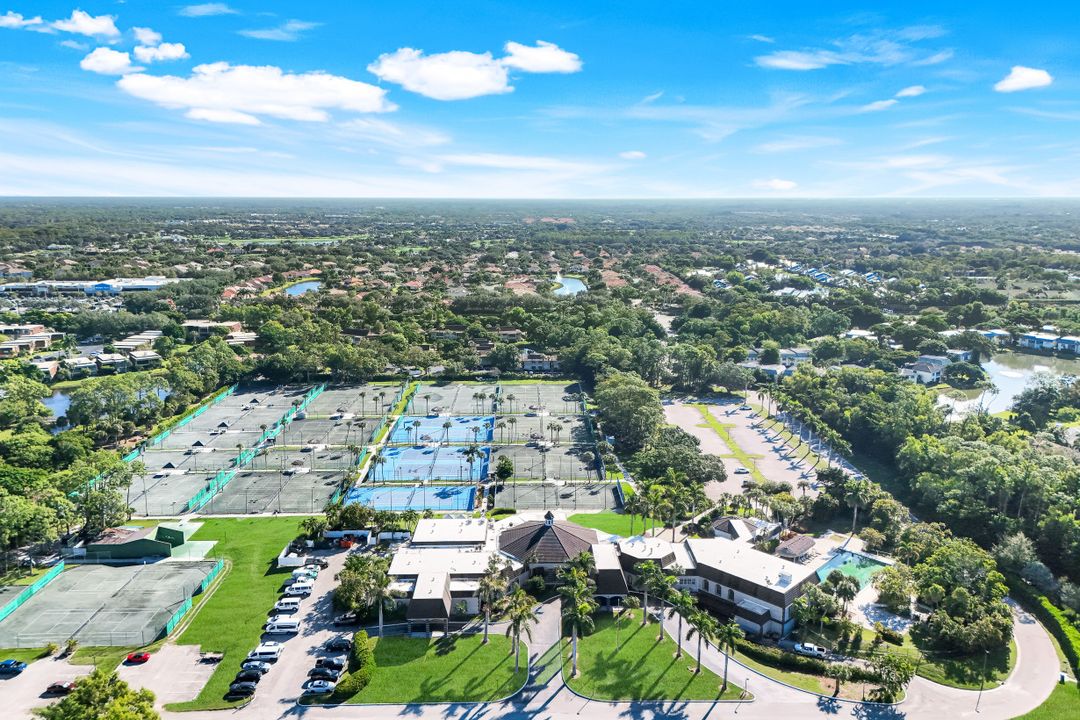 1672 Spoonbill Ln #B, Naples, FL 34105