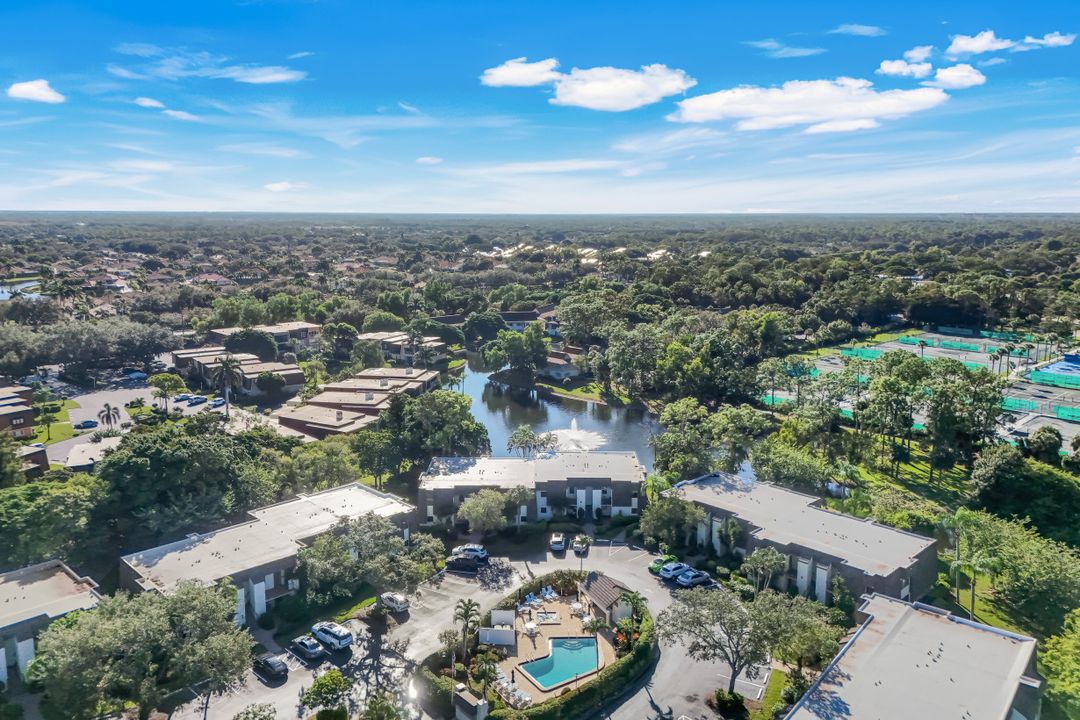 1672 Spoonbill Ln #B, Naples, FL 34105