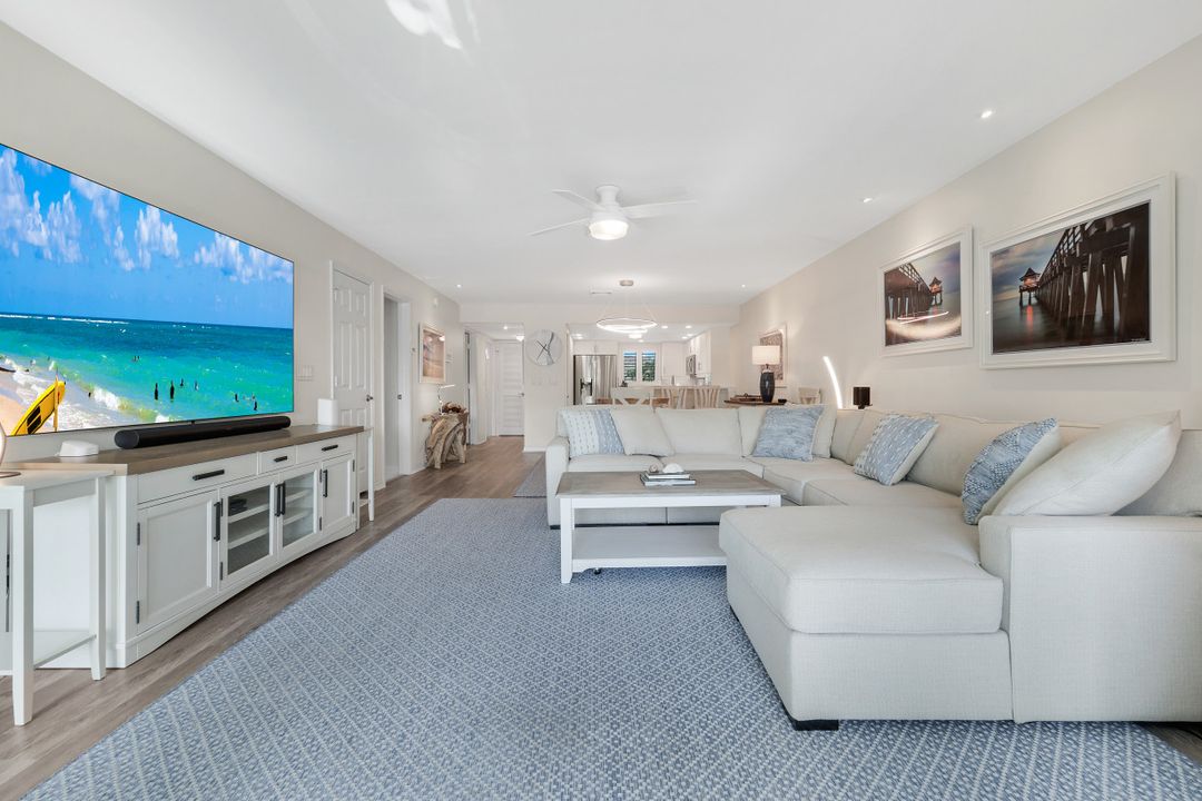 1672 Spoonbill Ln #B, Naples, FL 34105