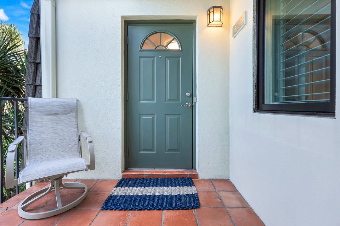 1672 Spoonbill Ln #B, Naples, FL 34105