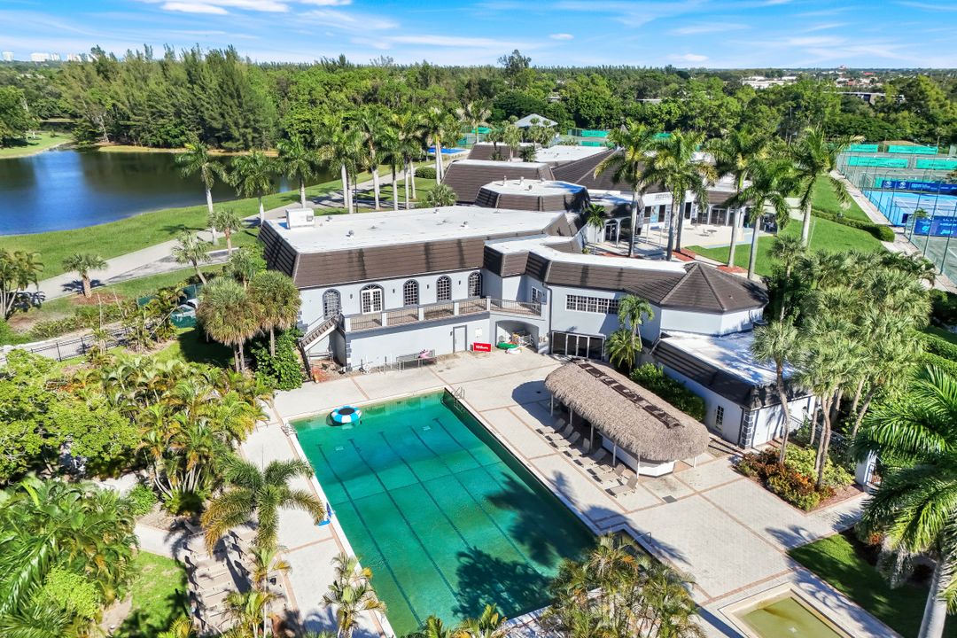 1672 Spoonbill Ln #B, Naples, FL 34105