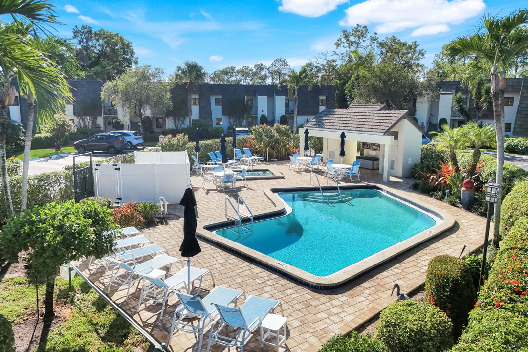 1672 Spoonbill Ln #B, Naples, FL 34105