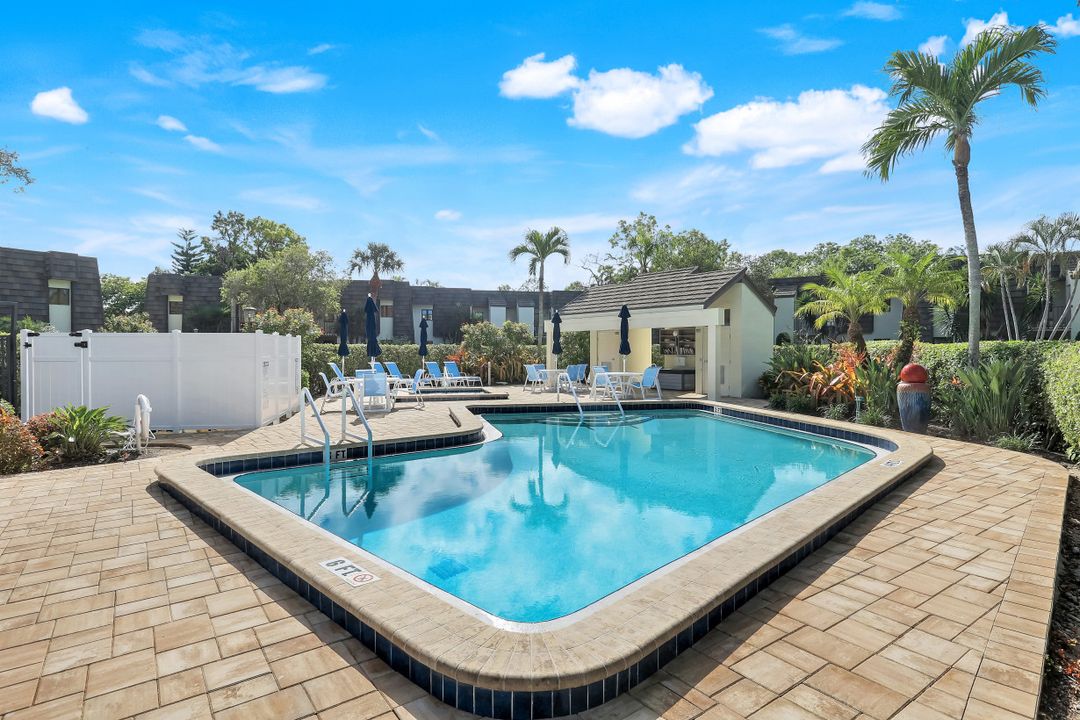 1672 Spoonbill Ln #B, Naples, FL 34105